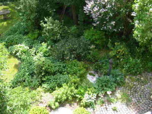 Unterm Balkon